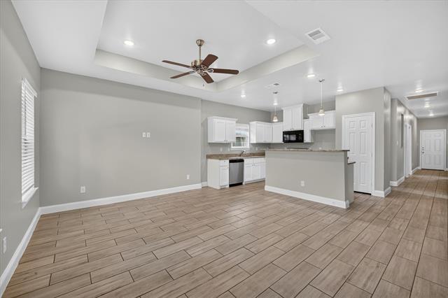 Building Photo - 3205 Bois D Arc St