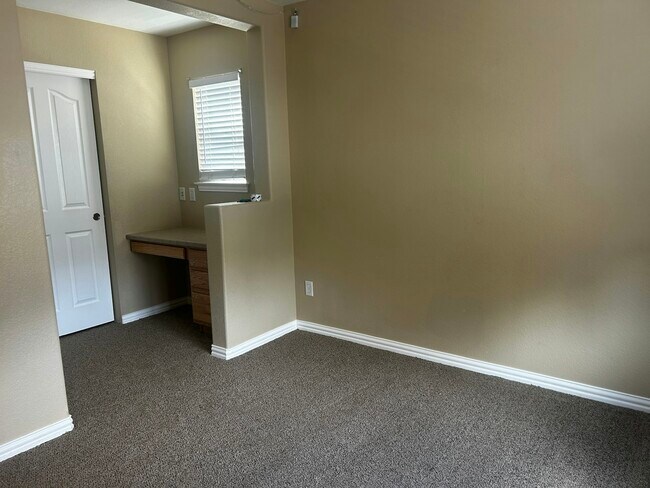 Building Photo - 10850 Trotwood Way