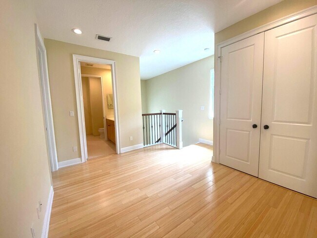 Building Photo - 50 Via Poinciana Ln