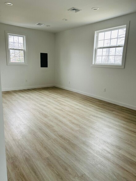 Building Photo - 24 Elmwood Ave