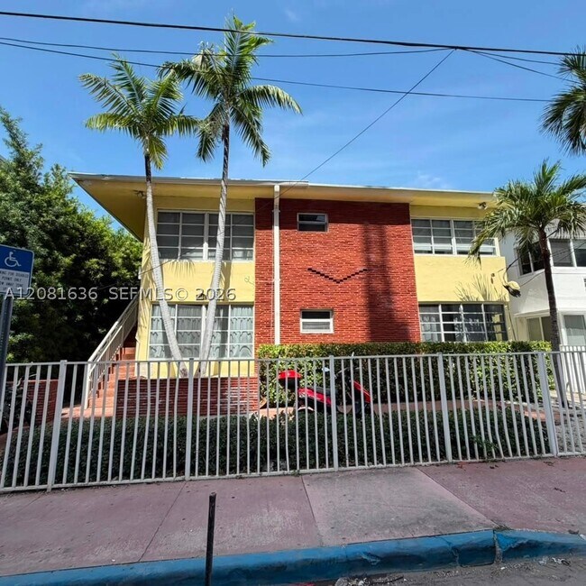 Building Photo - 6944 Byron Ave