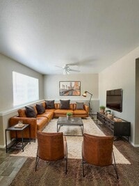 Building Photo - Cozy 2-Bedroom Upper-Level Home in Brookwo...