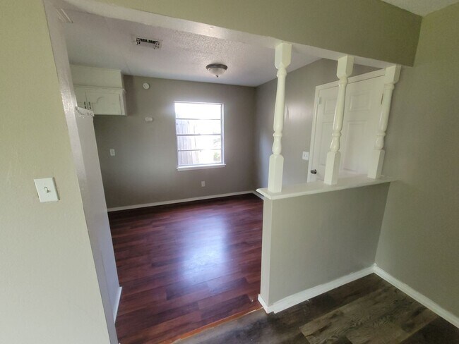 Building Photo - 4904 NW 29th St