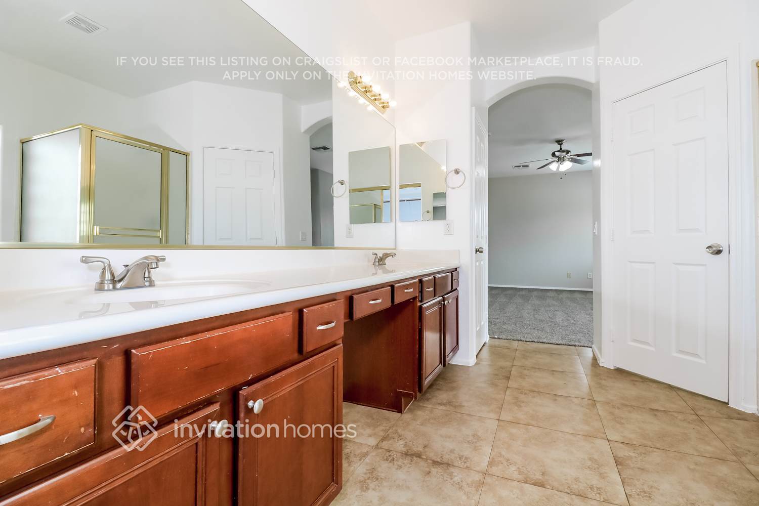 Building Photo - 8806 W Gardenia Ave