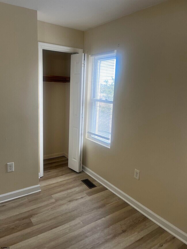 Building Photo - 38 N Maryland Ave