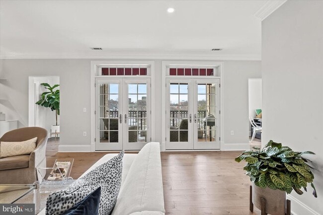 Building Photo - 600 Second St