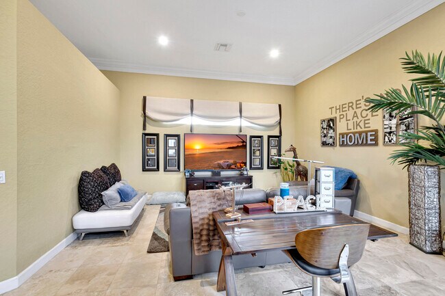 Building Photo - 8205 Woodsmuir Dr