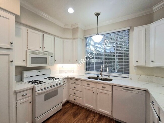 Building Photo - 22900 Cheyenne Dr