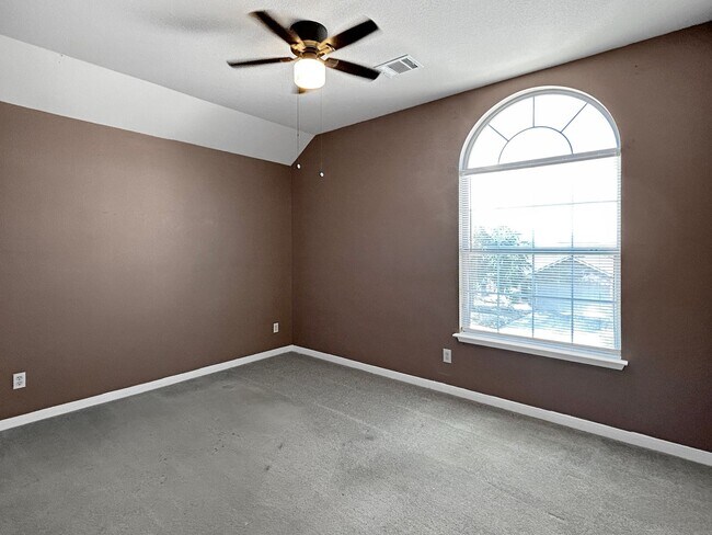 Building Photo - Converse Living at Its Best – Large 5-Bedr...