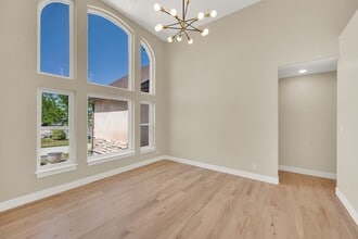 Building Photo - 4333 W Park Hollow Ln