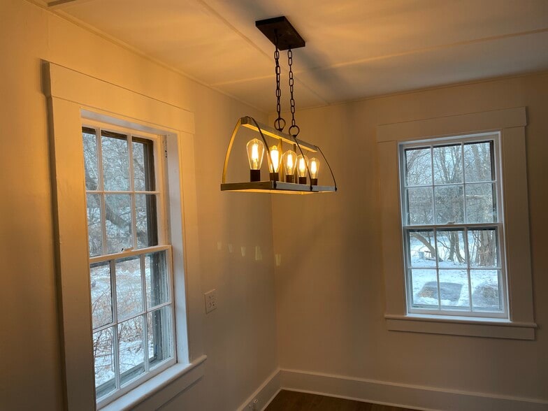 183A eat in kitchen - 183 Washington St