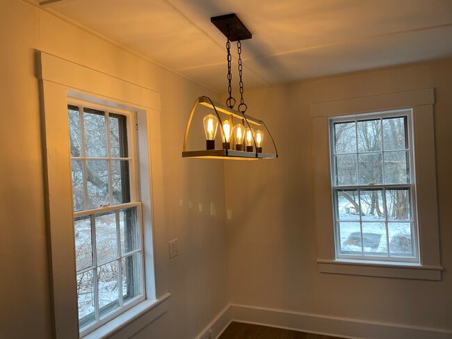 183A eat in kitchen - 183 Washington St