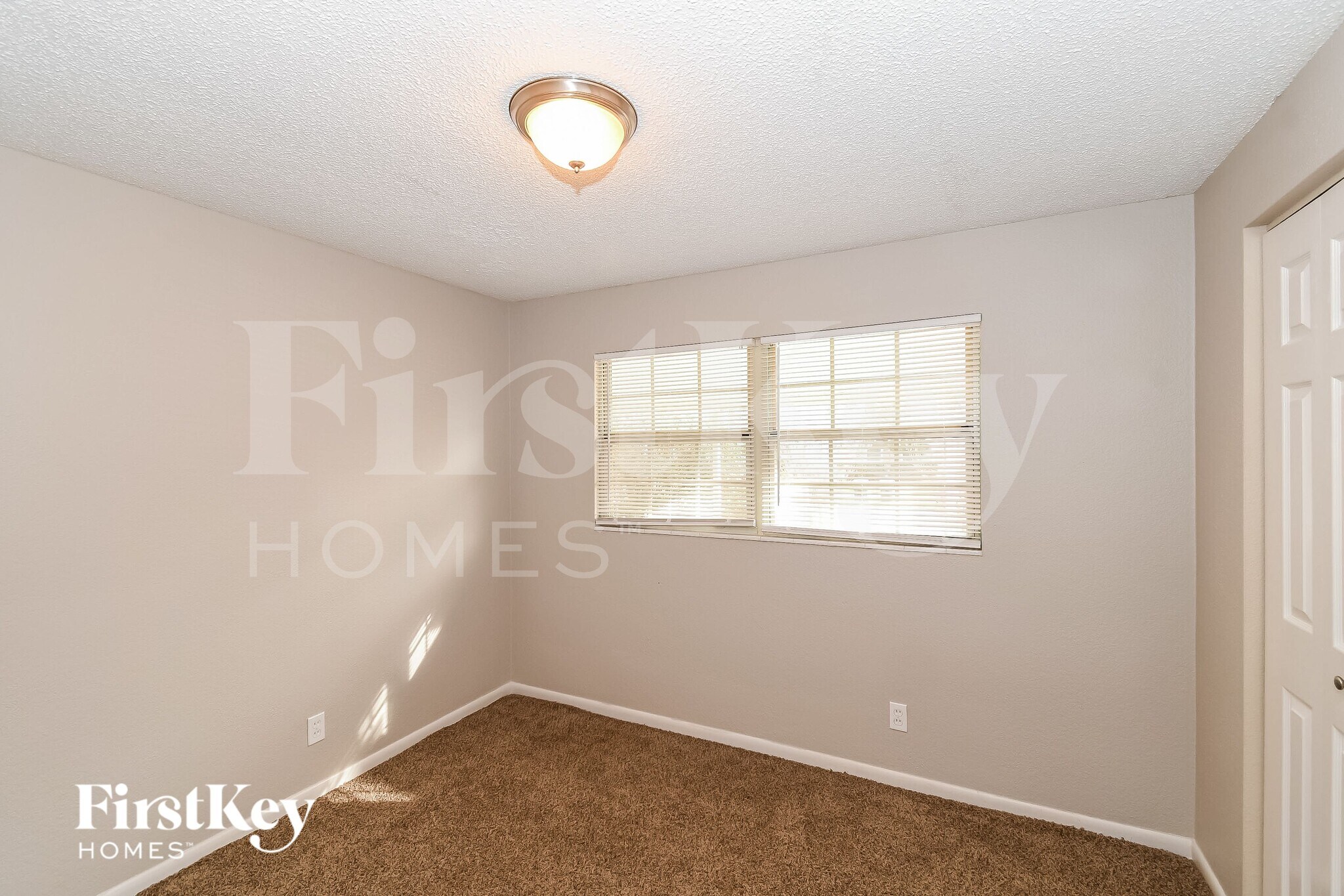 Building Photo - 878 Westgate Dr