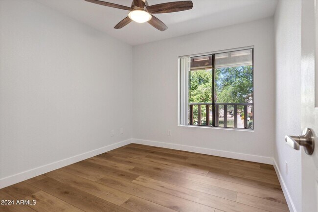 Building Photo - 8649 E Royal Palm Rd