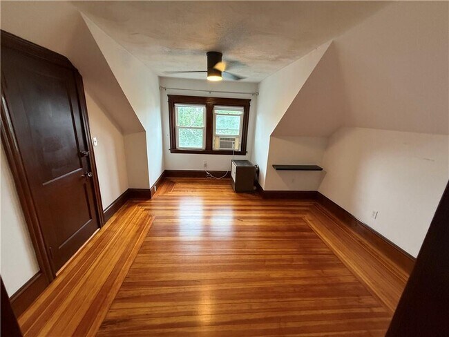 Building Photo - 231 Orchard St