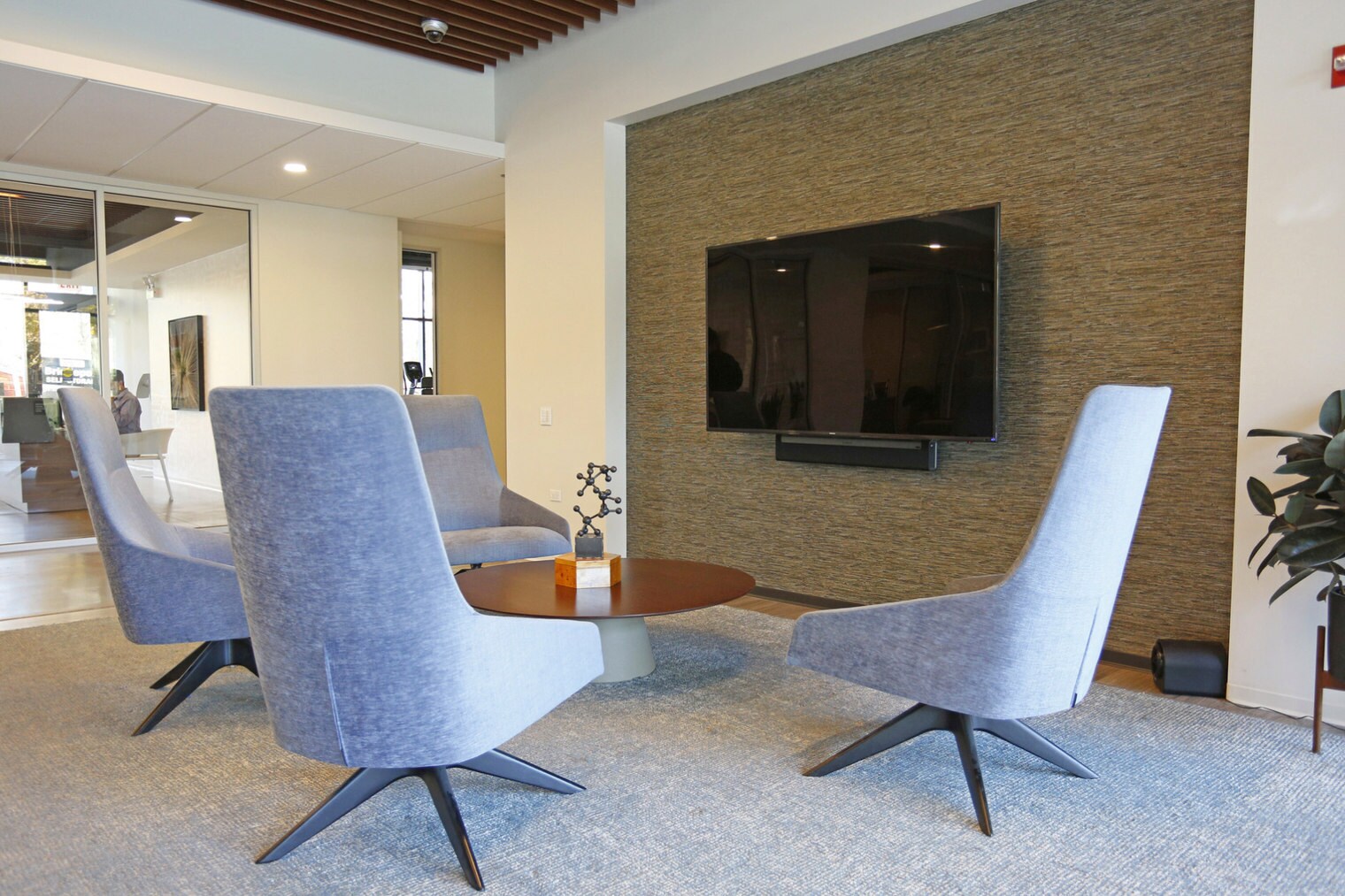 Building Photo - 901 S Ashland Ave