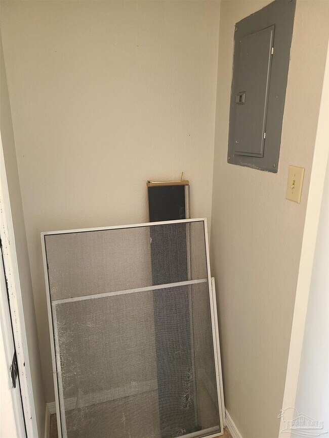 Building Photo - 501 E Burgess Rd