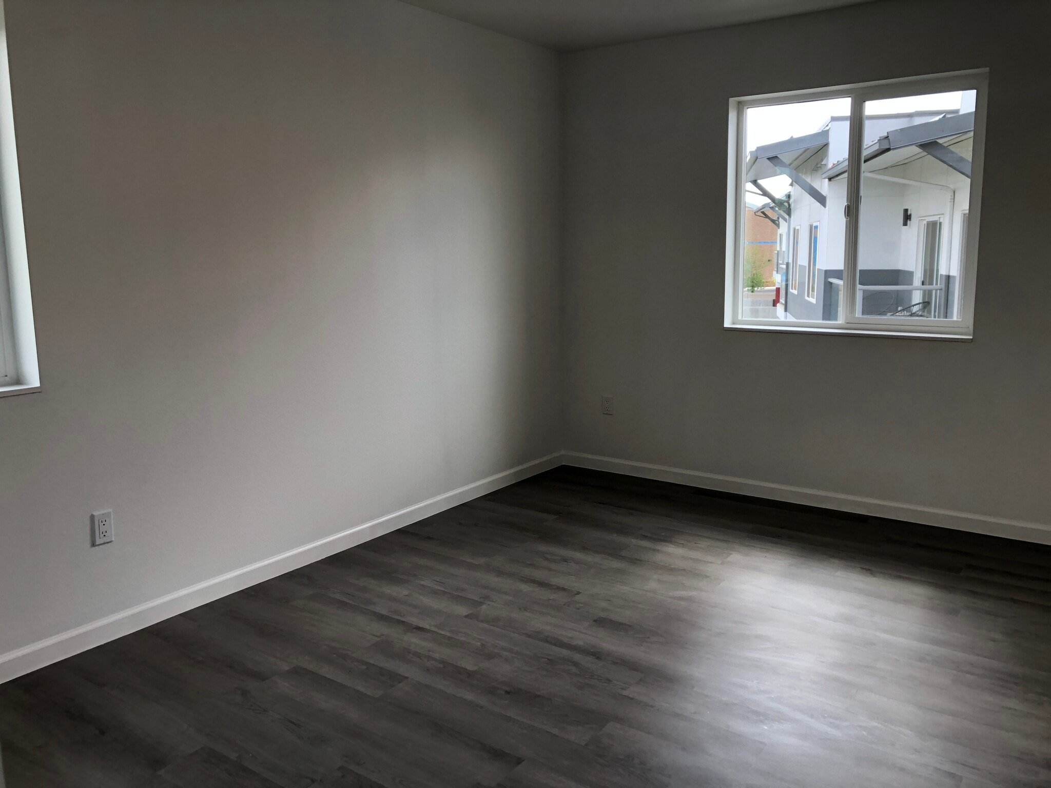 Building Photo - 1272 NW Terre View Dr