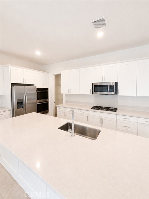 Building Photo - 4780 S Ivy Ave