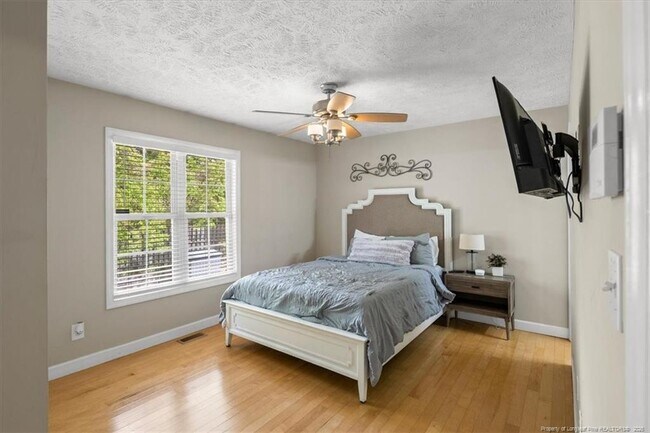 Building Photo - 421 Cityview Ln