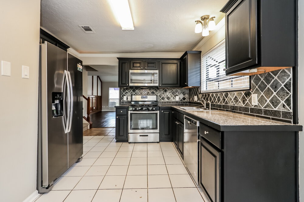 Building Photo - 7722 High Village Dr
