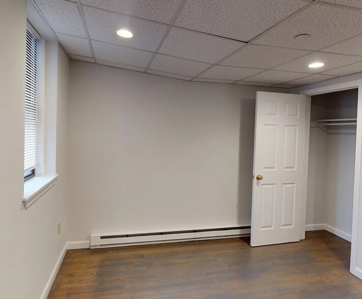 Building Photo - 73 Park Dr