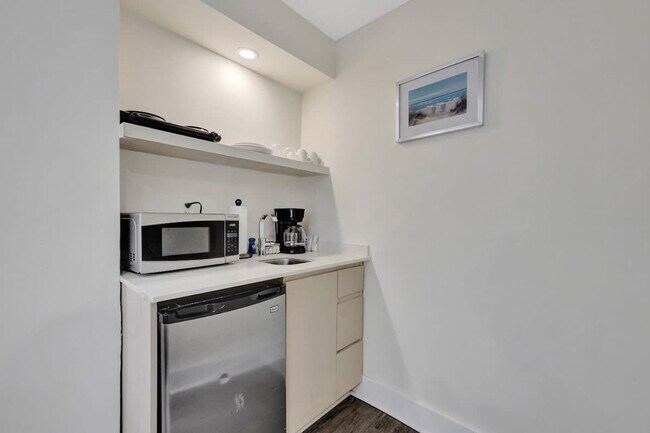 Building Photo - 3020 Seville St