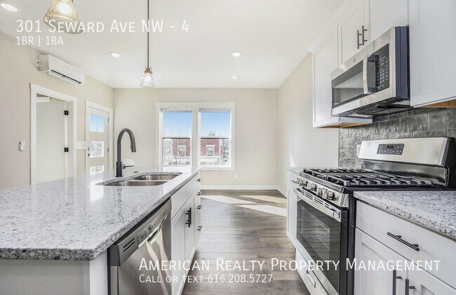 Building Photo - 301 Seward Ave NW