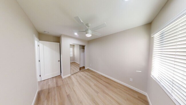 Building Photo - 5484 Dorothy Dr