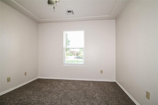 Building Photo - 8808 NW 85th Pl