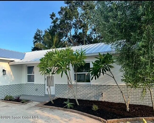 Building Photo - 2921 College View Dr