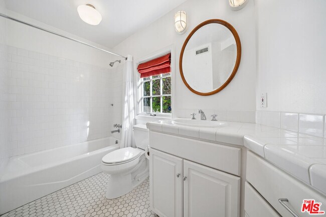 Building Photo - 8050 Mulholland Dr