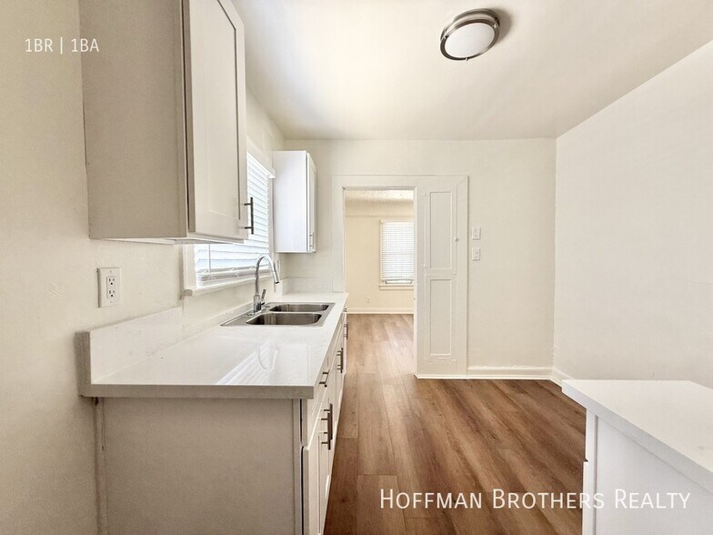 Building Photo - 316 1/2 W 50th St-