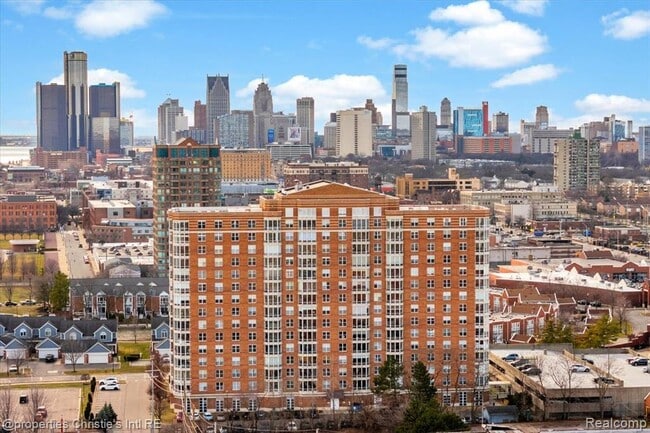 Building Photo - 250 E Harbortown Dr