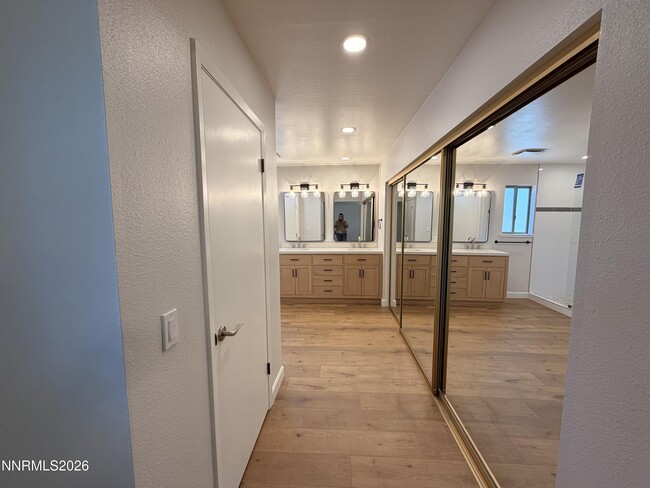 Building Photo - 795 Twin Pines Ct