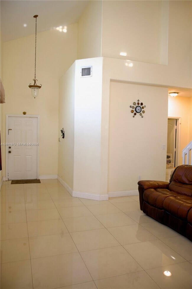Building Photo - 5570 NW 113th Ct
