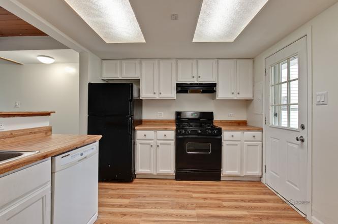 Newer stainless steel fridge and dishwasher not pictured - 520 Meadow Green Ln