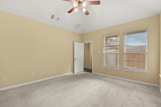 Building Photo - 12806 Pecan Shores Dr