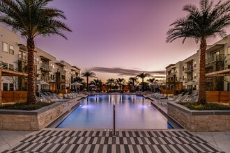 Building Photo - Volta