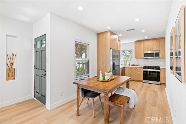 Building Photo - 2105 Pass