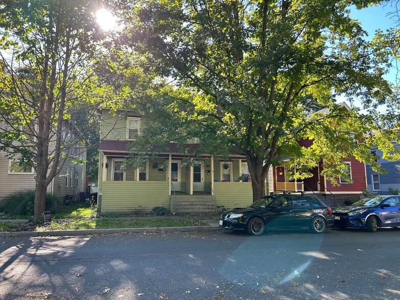 Primary Photo - 116 1st St