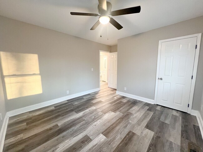 Building Photo - Move-In Specials Available! Completely Rem...