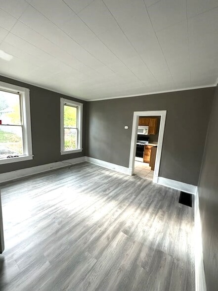 Building Photo - 2911 Cochran St