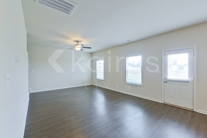 Building Photo - 1138 Freedom Pkwy