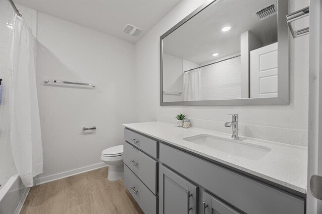 Building Photo - 432 Tinto St