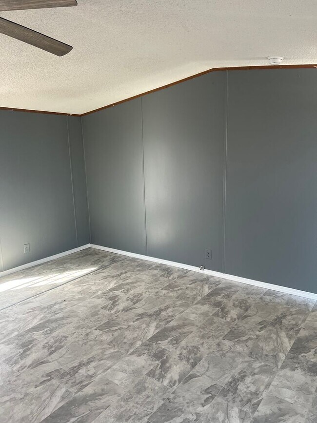 Building Photo - 804 Westwood Dr