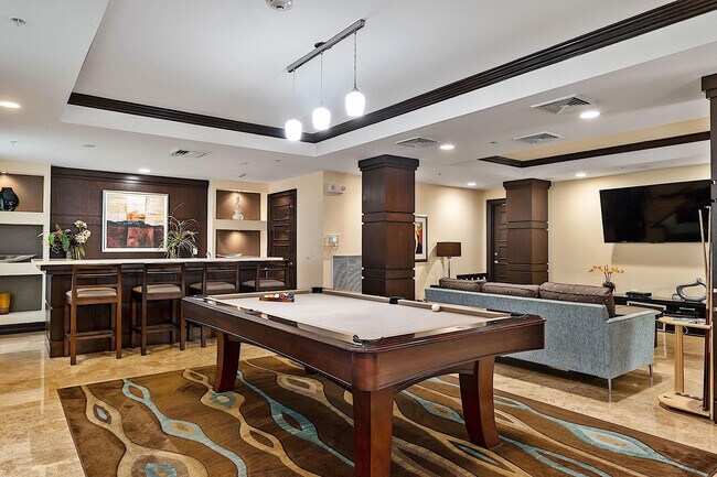 Building Photo - 2421 NE 65th St