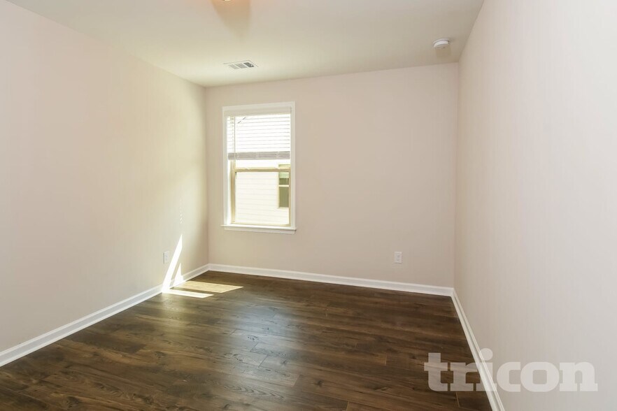Building Photo - 152 Chapelcrest Ln