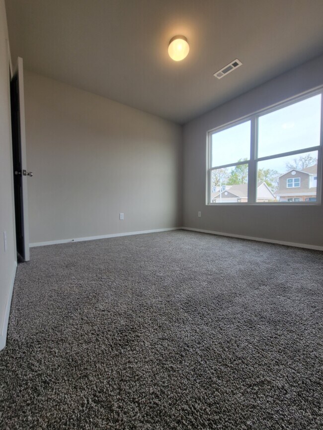 Building Photo - 1741 Hermitage Dr