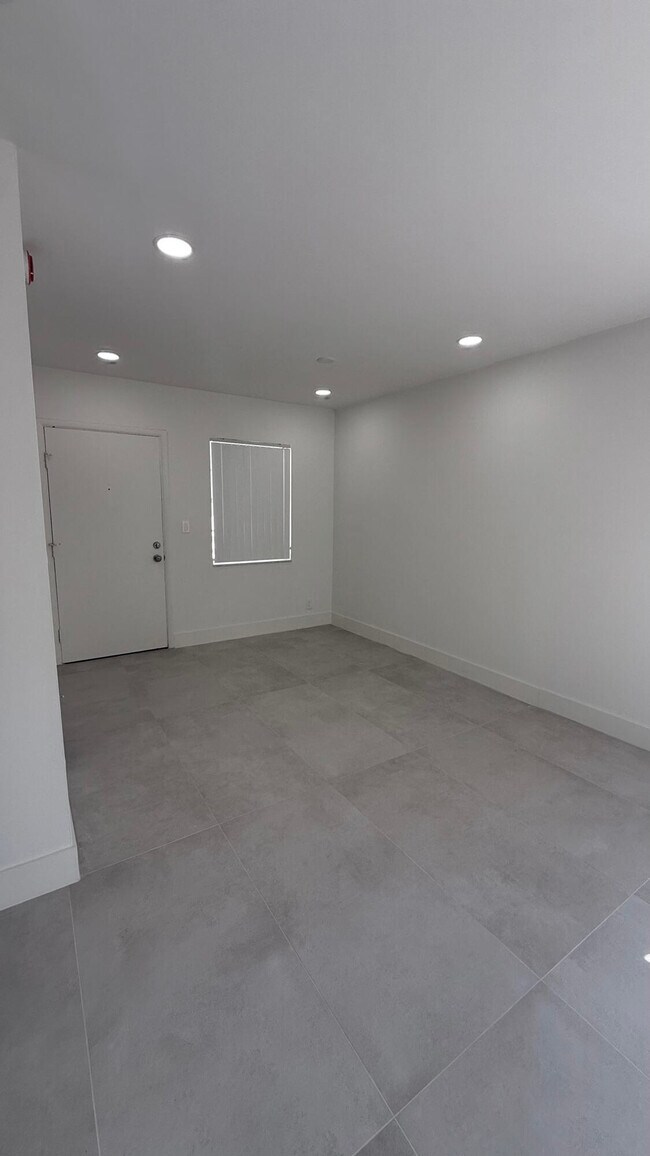 Building Photo - 6505 Winfield Blvd